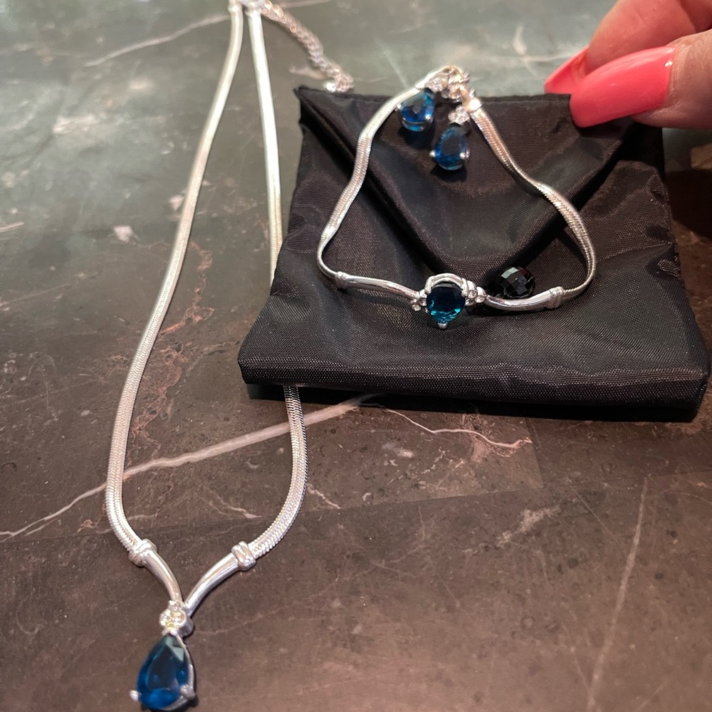 Blue topez necklace , earring and bracket set beautiful color of blue brand new